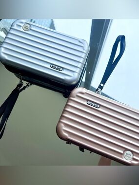✨ Brand New Rimowa Amenity Kit Case – Silver